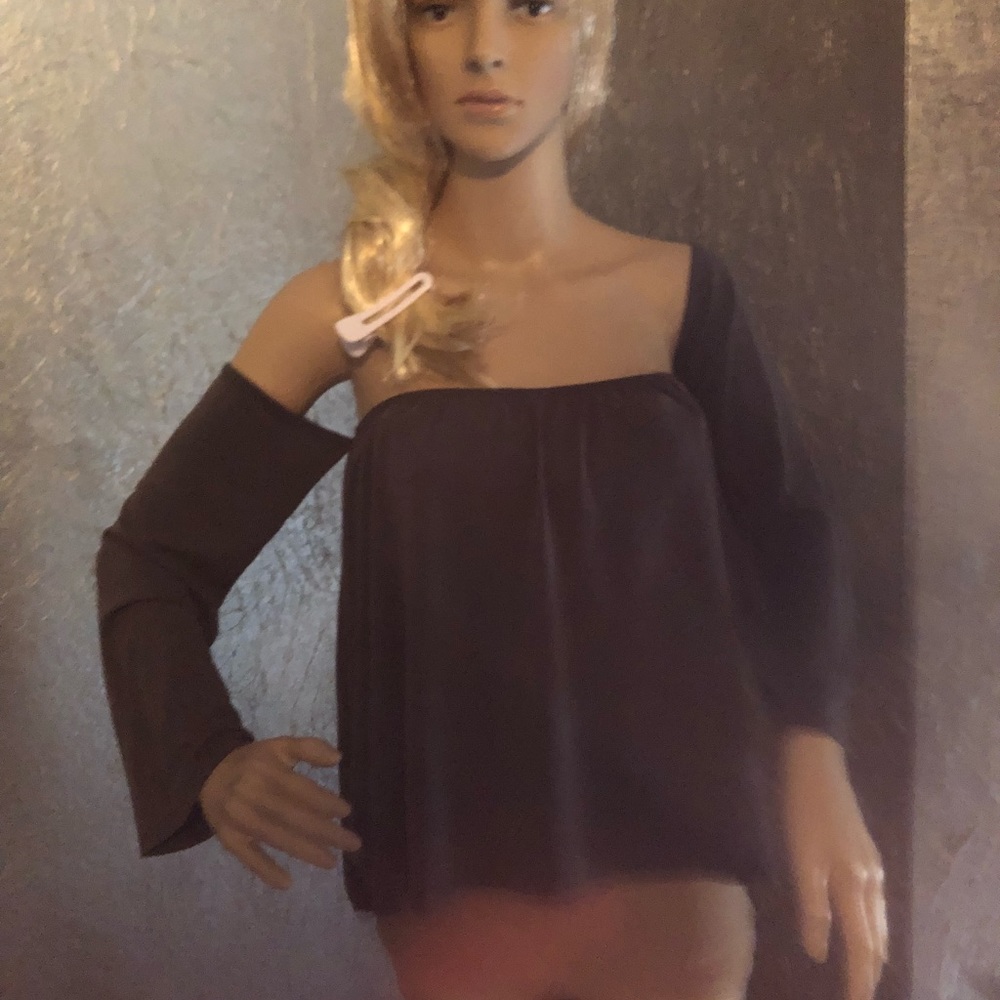 Super soft dark gray/ black top